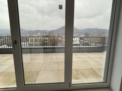 Penthouse cu terasa si priveliste superba, strada Atletilor